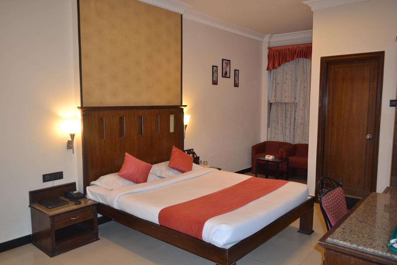 The Club Hotel Bangalore Ngoại thất bức ảnh