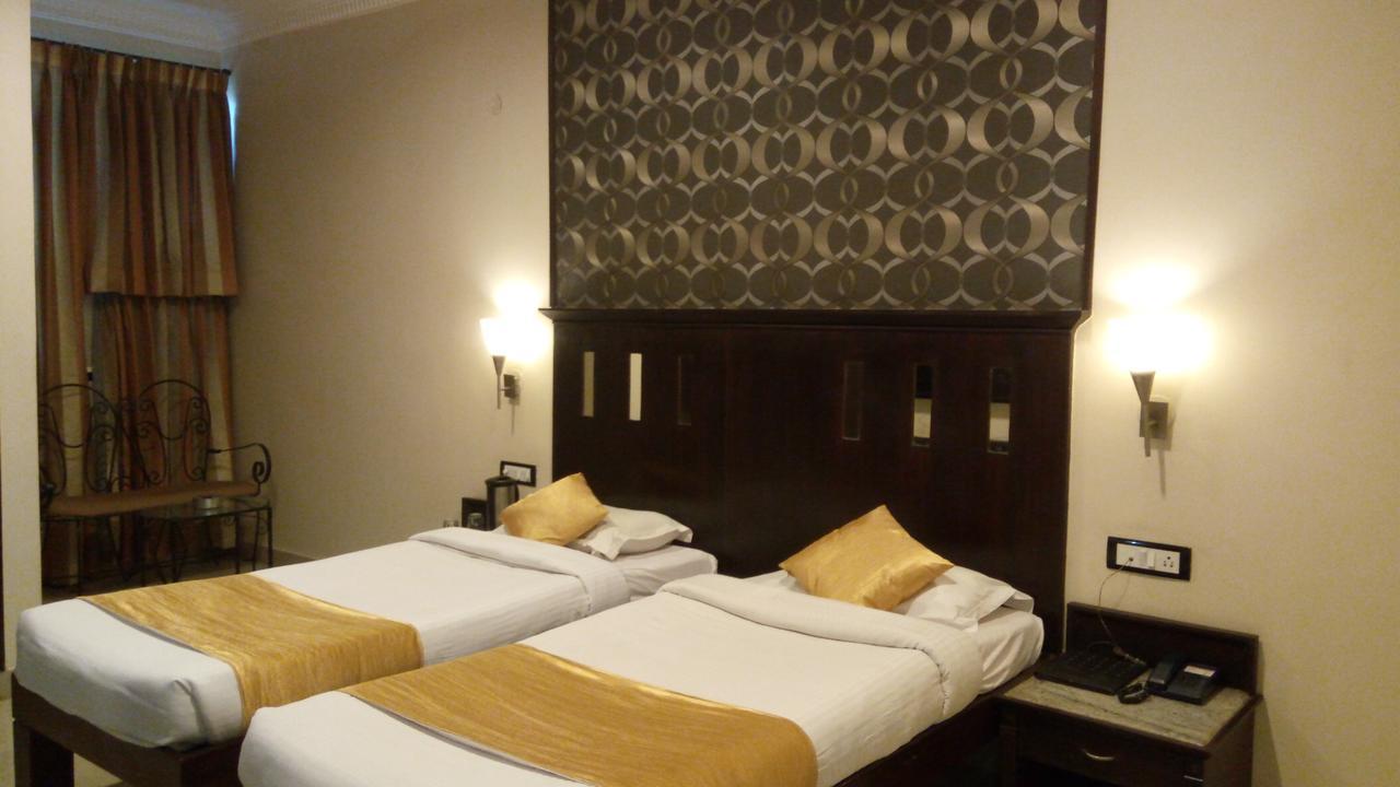 The Club Hotel Bangalore Ngoại thất bức ảnh